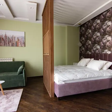 Square 6 * Belgrade
