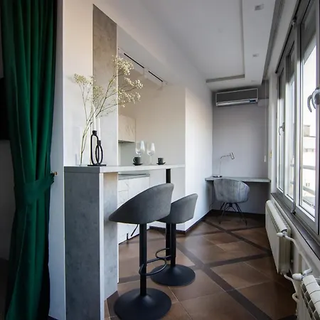 Square 6 Appartement *