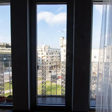 Appartement Square 6 *